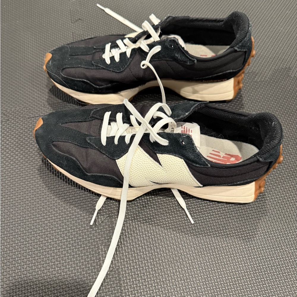 New Balance 327